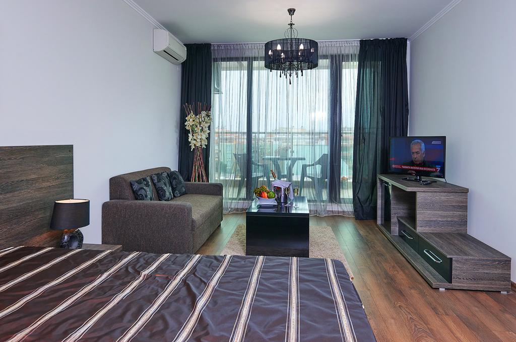 Central Plaza Pomorie Ruang foto